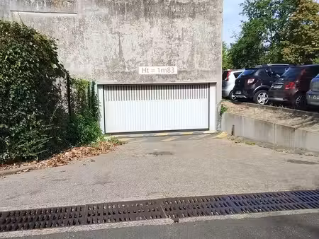 vends box fermé