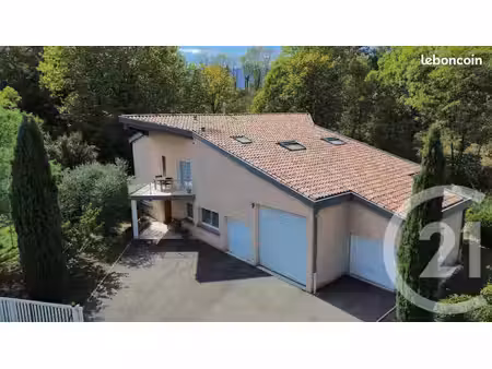 maison 7 pièces 202 m²