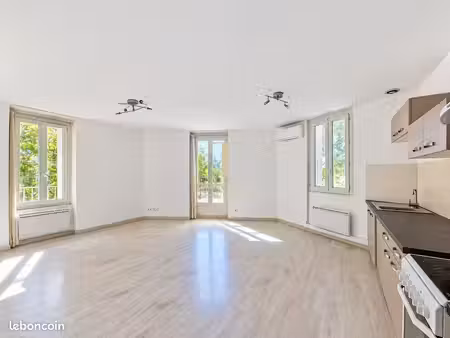 appartement 3 pièces 61 m²