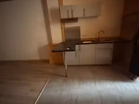 à louer grand studio avec terrasse