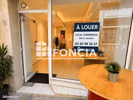 local commercial 3 pièces 55.87m² à louer 990 - carcassonne 11000