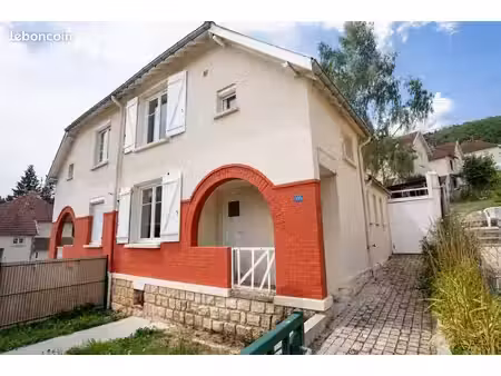 pavillon 68 m² nouzonville