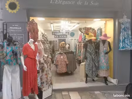 av commerce centre historique de hyères