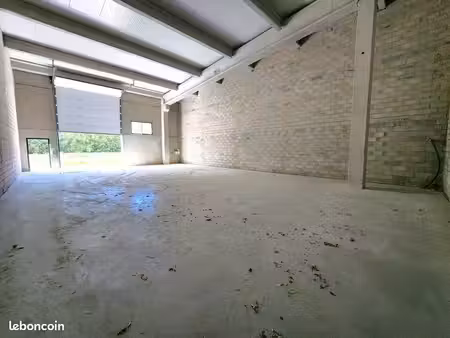 entrepot - logistique 211 m² montauroux