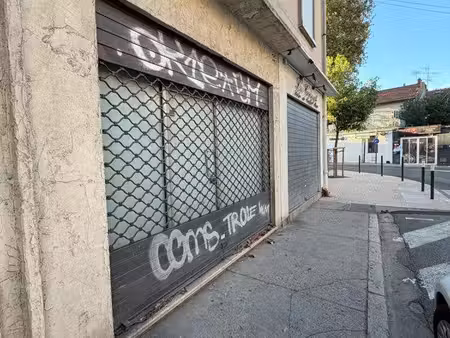 local commercial – la seyne/mer – très bon emplacement