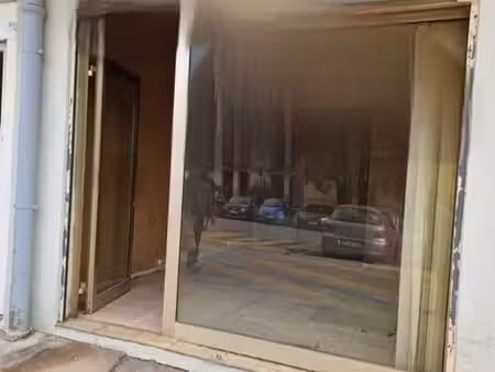 chamant local commercial 20 m2 avec vitrine
