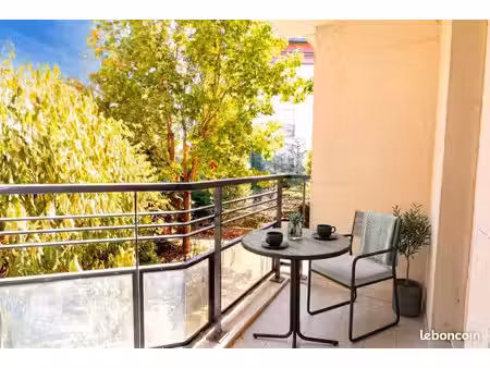 massy vilmorin  résidence toscania  3 pièces de 54 m²  balcon  box de 12 5 m²  cave  proch