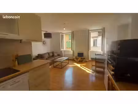 t2 meublé 40 m² disponible à l'année ■callian village