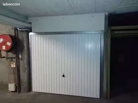 location de garage résidence sécurisée 110