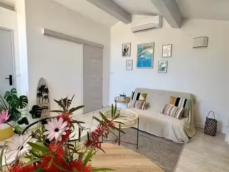 hyères - vue mer - studio coin chambre + terrasse
