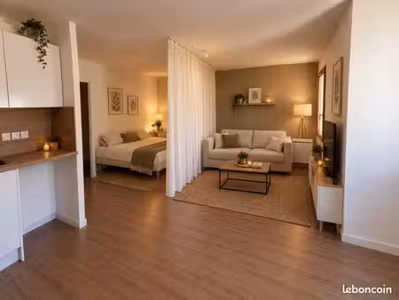 toulon saint-roch – grand studio meublé 35 m² avec coin nuit  parking et cave