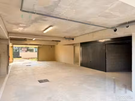 parking/box neuilly sur marne