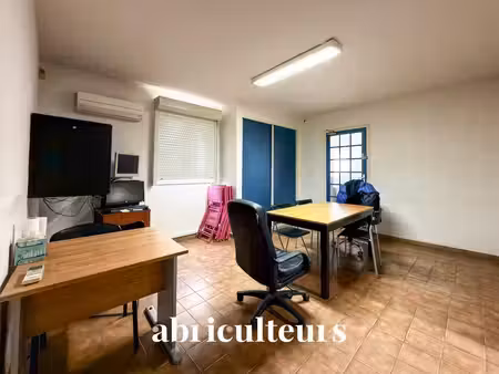 le muy - bâtiment commercial et entrepôt à vendre  zone d'activité dynamique proche a8.(83