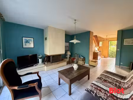 à vendre par blot – maison familiale – 4 chambres – sous-sol – jardin – janzé