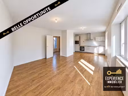 maison d'habitation avec local commercial