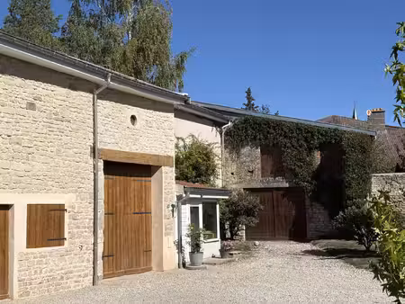 maison avec dépendances / remoncourt