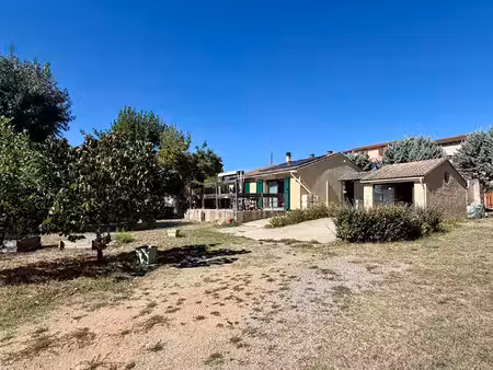 charmante villa de plain-pied avec studio indépendant à lablachère