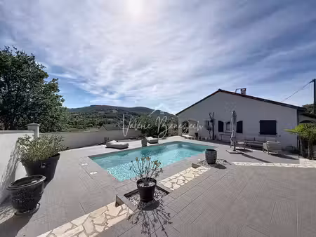villa t4 plain-pied avec piscine chauffée et pool house