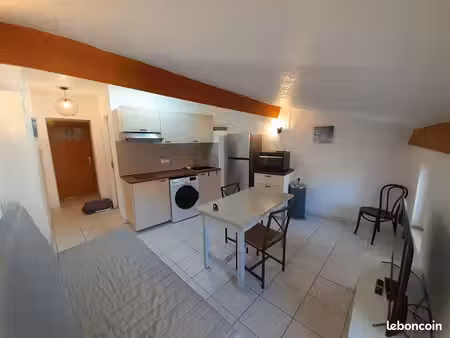 ? à louer – t2 duplex meublé – 37 m² – lorgues centre