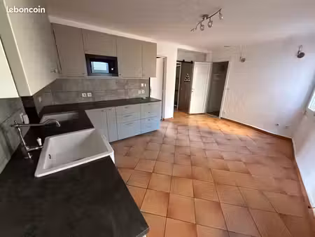 appartement 3 pièces 42 m²