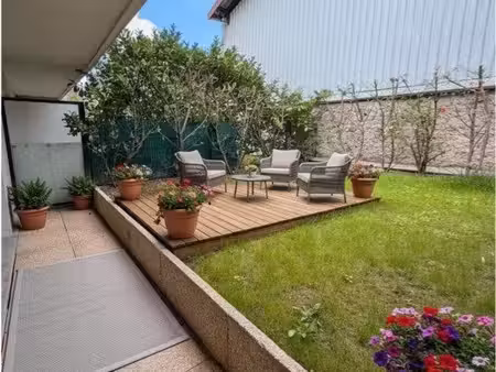 à louer studio 30m2 + terrasse 45 m2