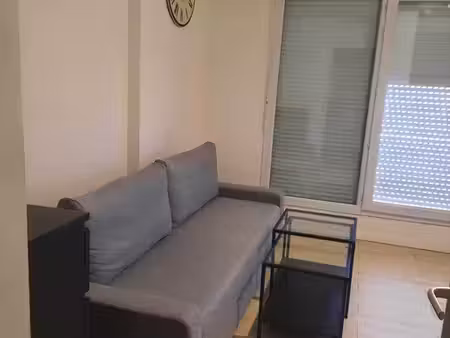 studio meublé de 22 m² avec balcon et parking sécurisé à louer  charmant studio entièremen