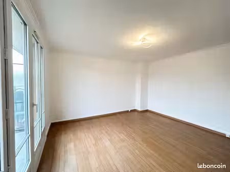 3 pièces avec balcon - parking - cave