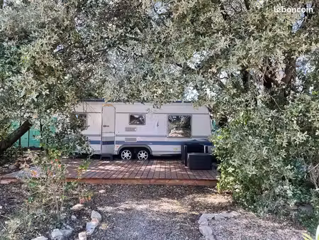 caravane d’habitation dans propriété privée