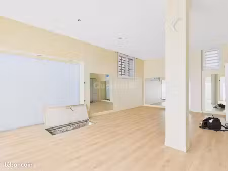 local commercial 54 m²