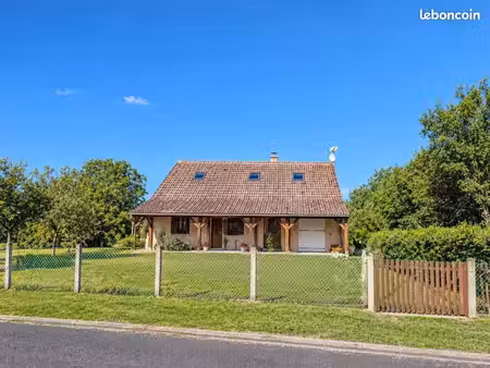 maison de 4 chambres avec grand terrain et dépendance