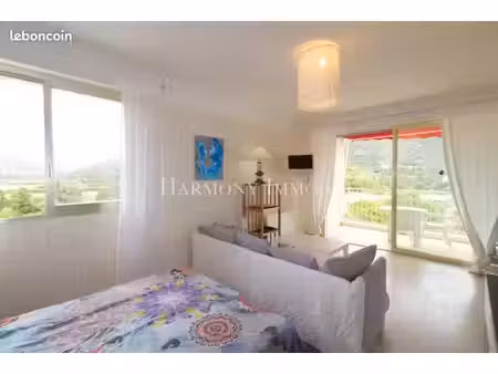 studio 1 pièce 34 m²