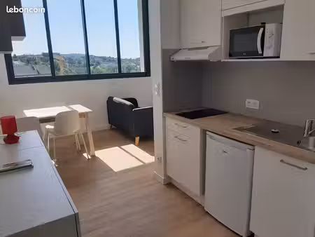 face à l'iut  t1 meublé lumineux récent 28m²