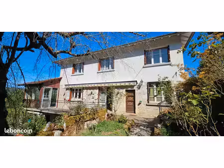 propriété 9 pièces 194 m²