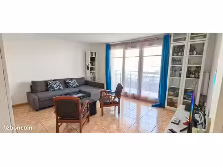 t2 avec 2 balcons  cave et parking sécurisé