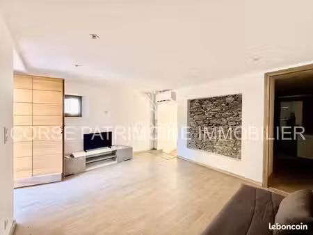 studio 1 pièce 30 m²