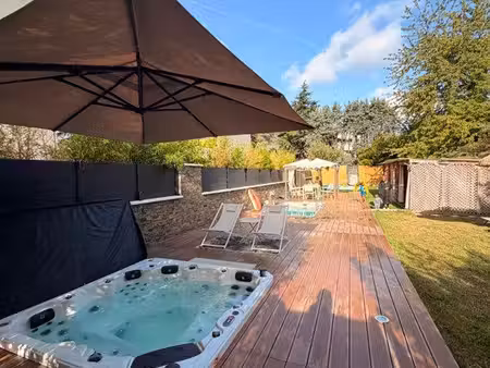 duplex cosy  piscine et jacuzzi en supplément