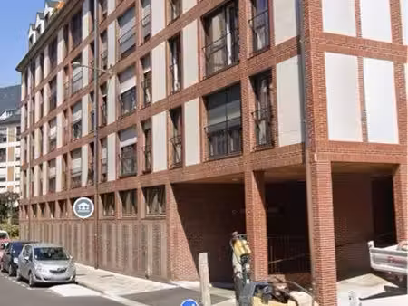 a louer box fermé dans parking sécurisé