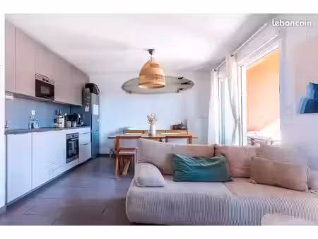 a vendre - appartement 2 pièces 44m2 avec grand balcon