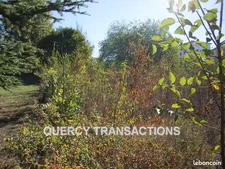 terrain 1 300 m² cahors