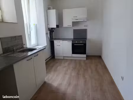 apt t2 en rdc 1chambre wc séparé douche italienne