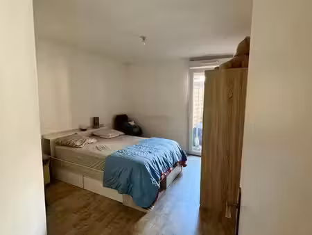 ? grande chambre 13m² – résidence récente bord de seine