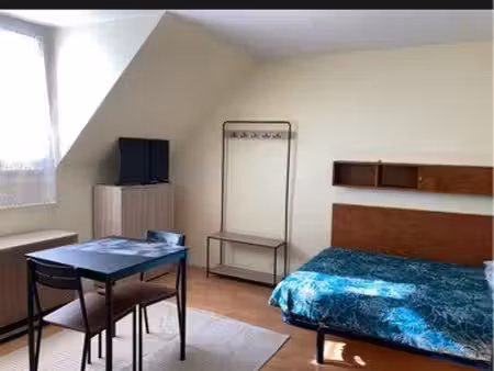 location studio meublé