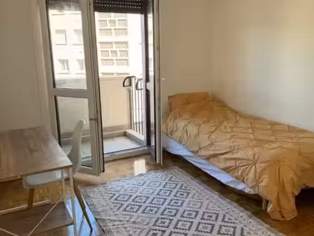 appartement 1 pièce 83 m²