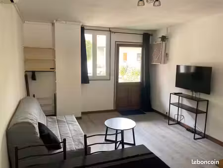 à louer : appartement meublé t2 à sainte-marie-de-cuines – 665/mois