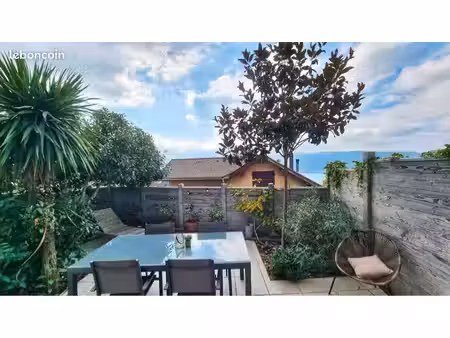 t2 meublé 47 m² avec grande terrasse  veyrier-du-lac