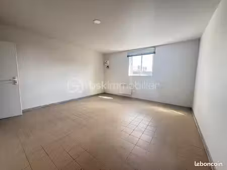 bureau 21 m²