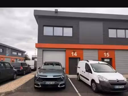 local commercial neuf à louer