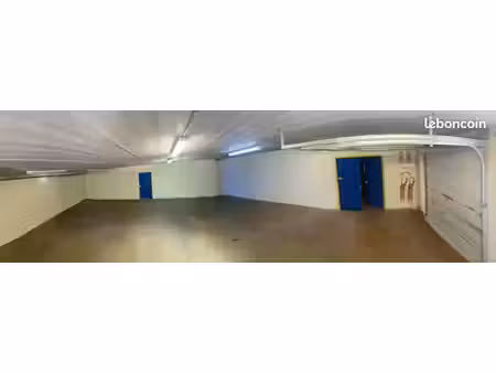local de stockage / archives / commerciale ou artisanale de 237 m²
