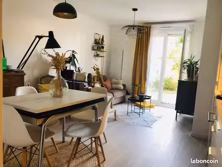 superbe appartement meublé de 40 m² avec terrasse & jardin privé de 30 m² — proche m11 & r