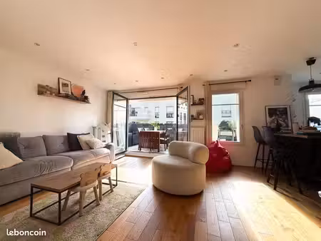 appartement lumineux avec extérieur er parking (docks de saint ouen)